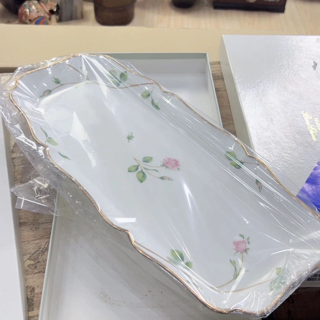 瓷片陶瓷和金属表面上产生