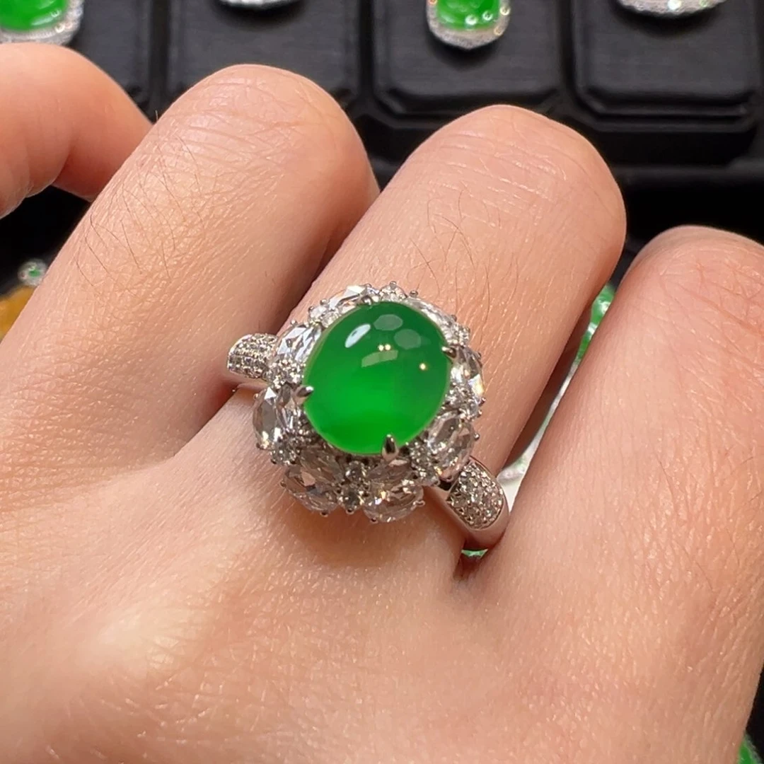 翡翠戒指18K金镶嵌翡翠