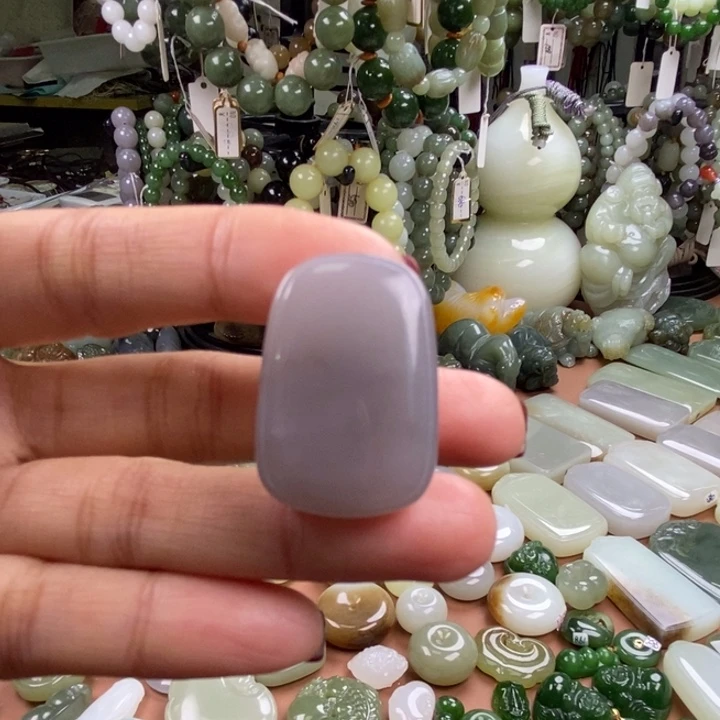 和田玉未镶嵌颈饰和田玉无事牌