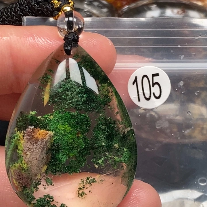 用***天未镶嵌水晶颈饰天然