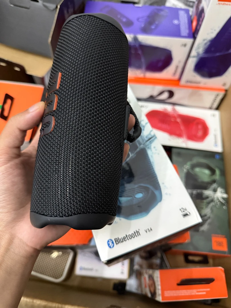 颜色随机 九成新蓝牙音箱万花筒7代 颜色款式随机 黑色蓝色迷彩色