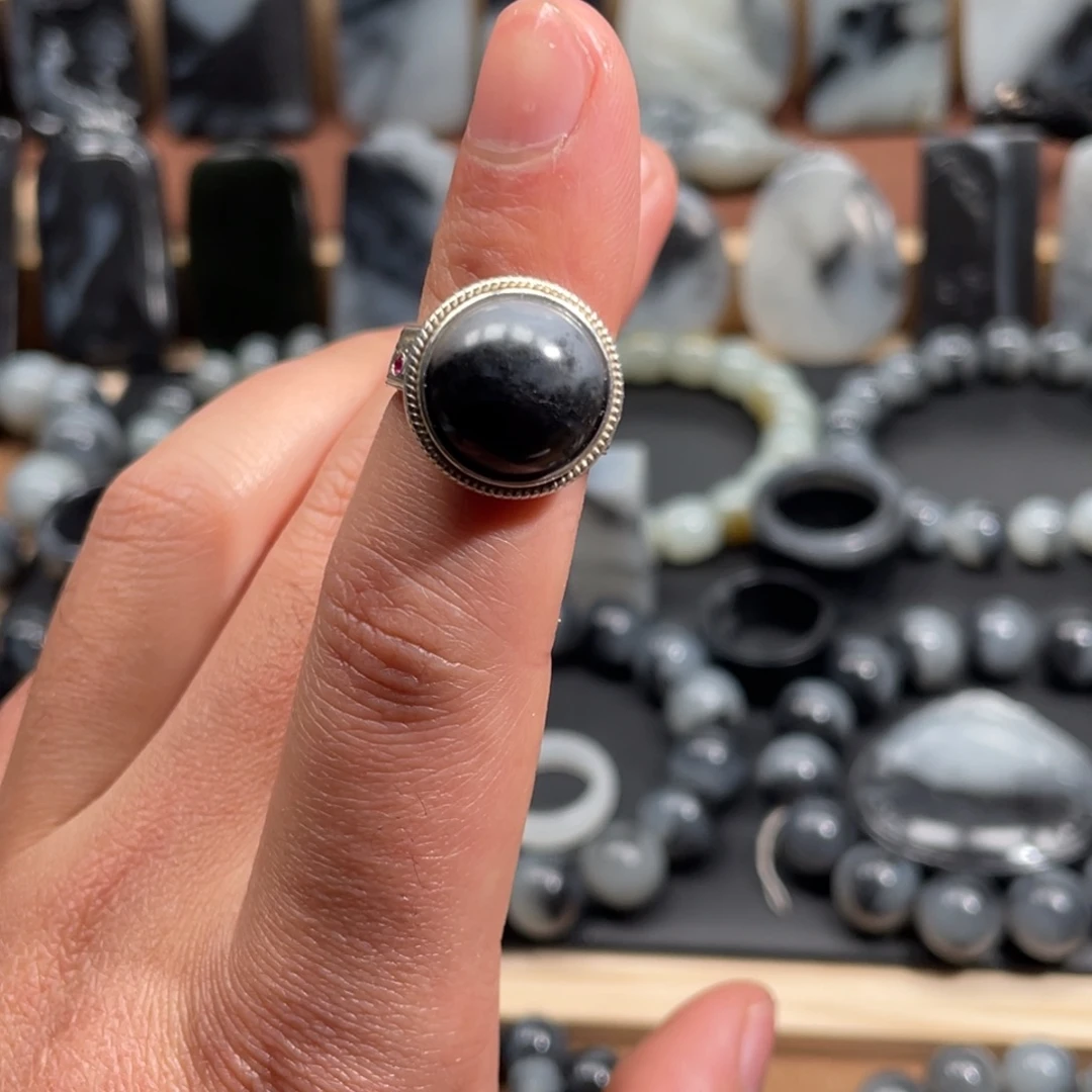 和田玉未镶嵌手串