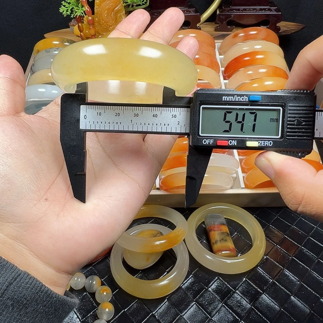 石英质玉（黄龙玉）未镶嵌手镯