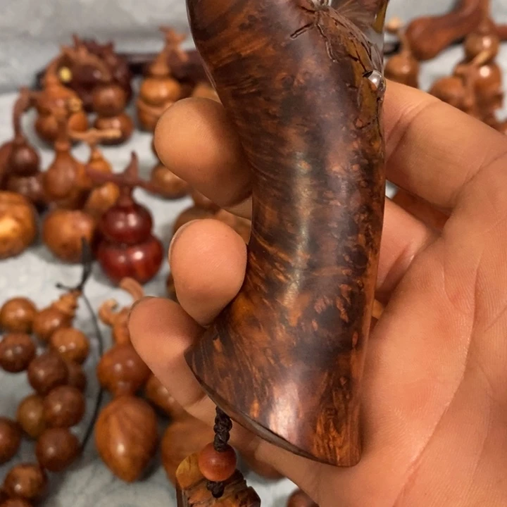 木n****n麻梨疙瘩手工弓把件