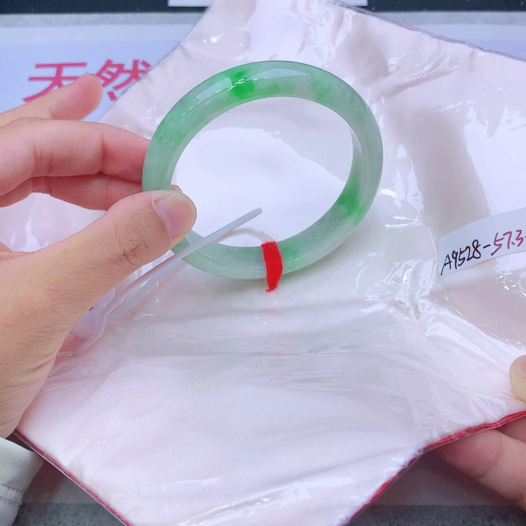 未镶嵌手镯翡翠翡翠
