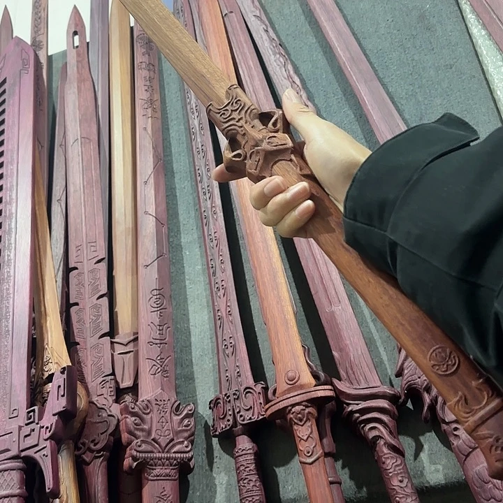 如***意紫心苏木（紫罗兰木）