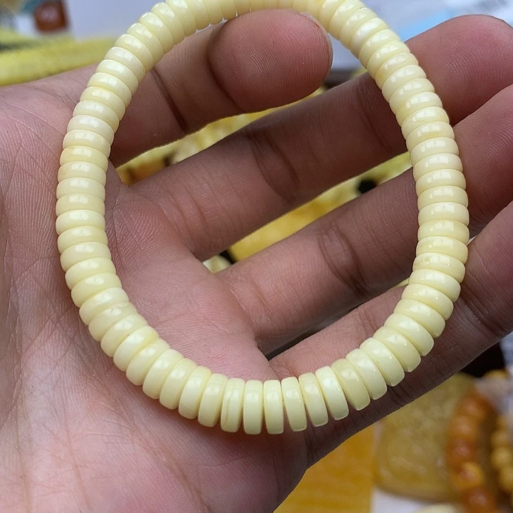 蜜蜡未镶嵌珠宝奇石