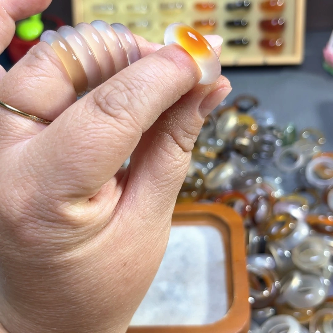 未镶嵌戒指玛瑙/玉髓牙*.