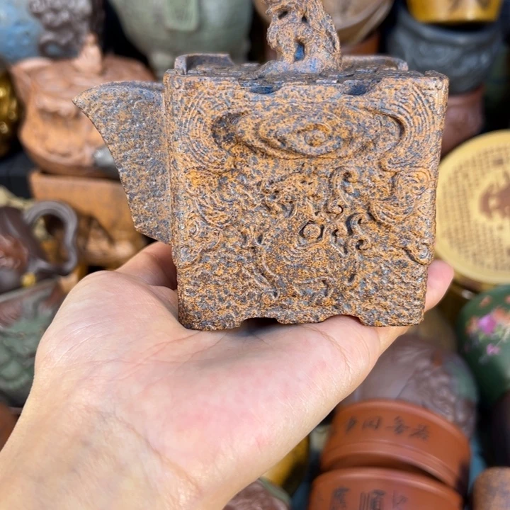 紫砂茶杯宜兴的紫杯