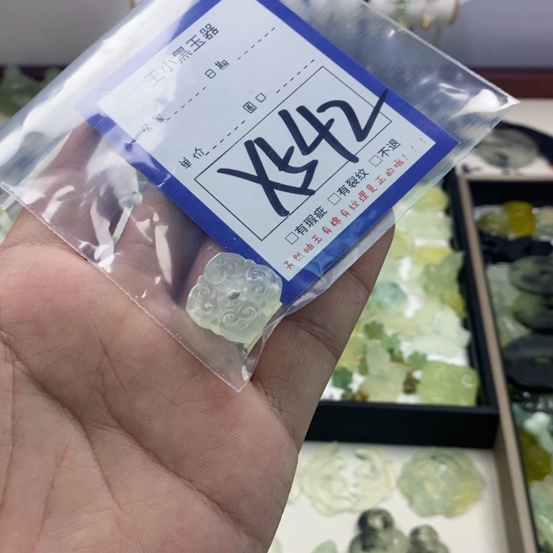 蛇纹石玉颈饰未镶嵌-**-