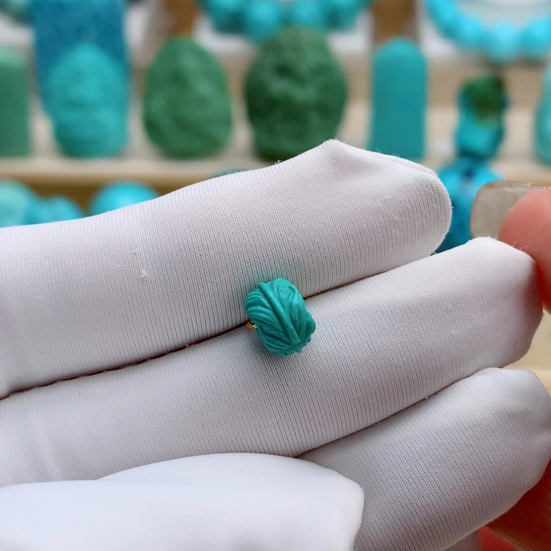 绿松石未镶嵌挂件