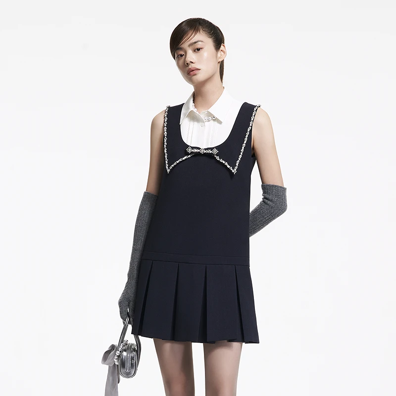 Caroline/卡洛琳2025冬季新款甜美翻领钉珠百褶连衣裙ERC7L03C
