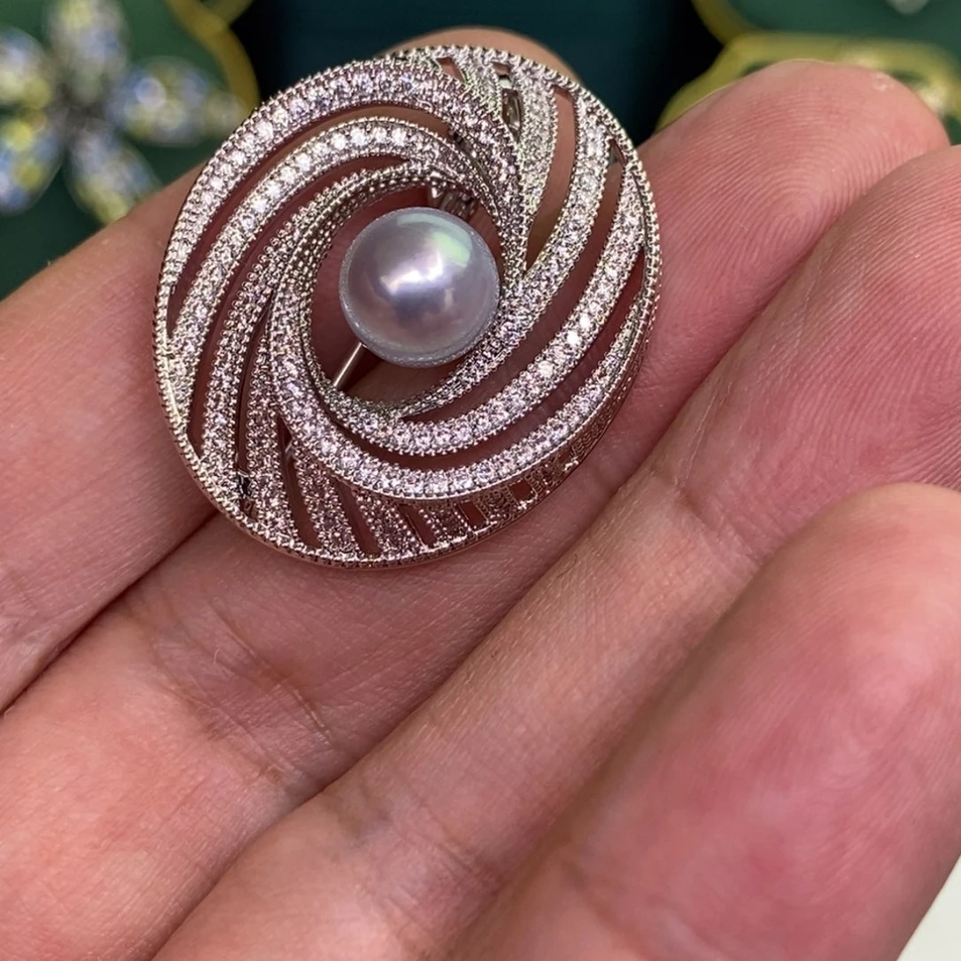 未镶嵌胸饰海水珍珠