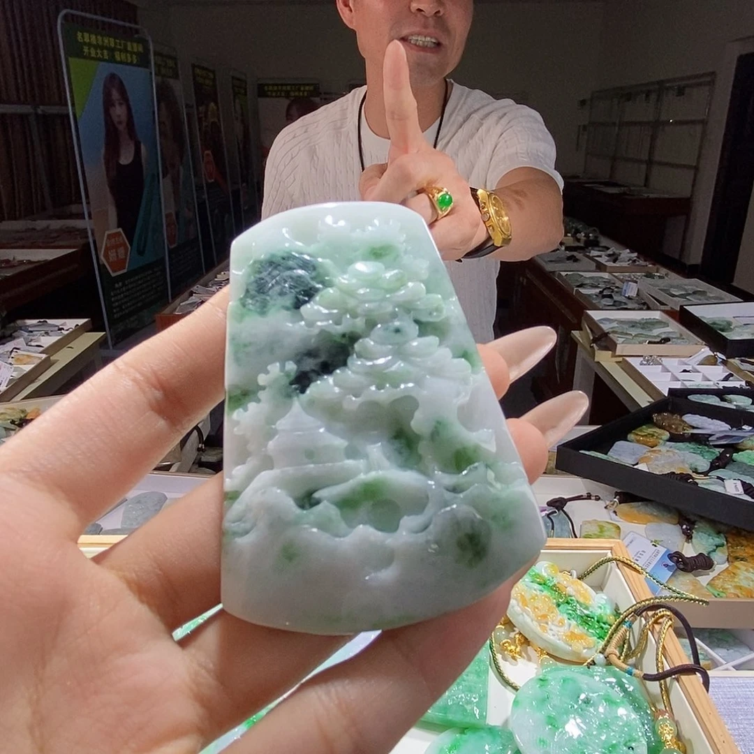 翡翠未镶嵌颈饰翡翠