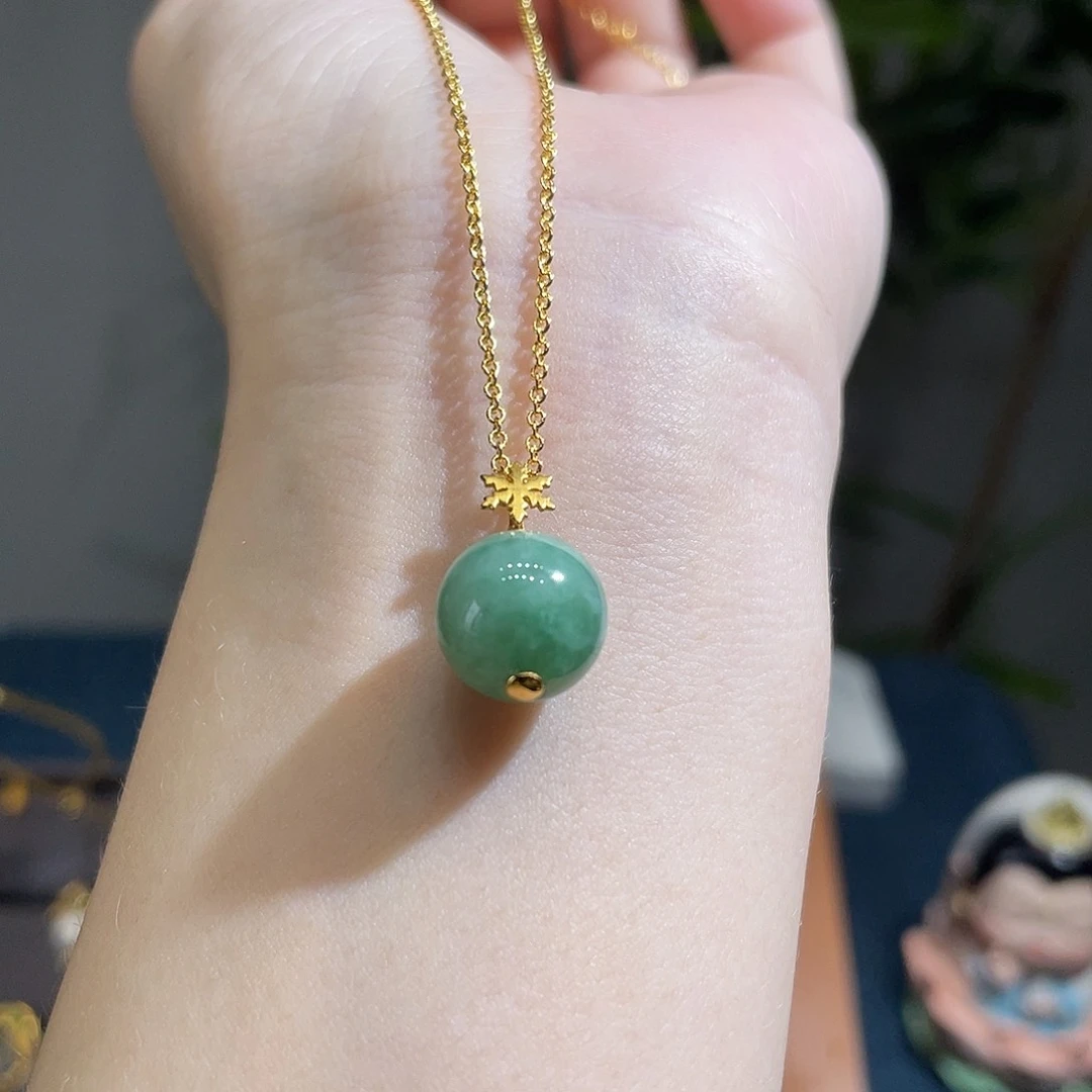 翡翠18K金镶嵌吊坠(不含链)飘绿圆珠