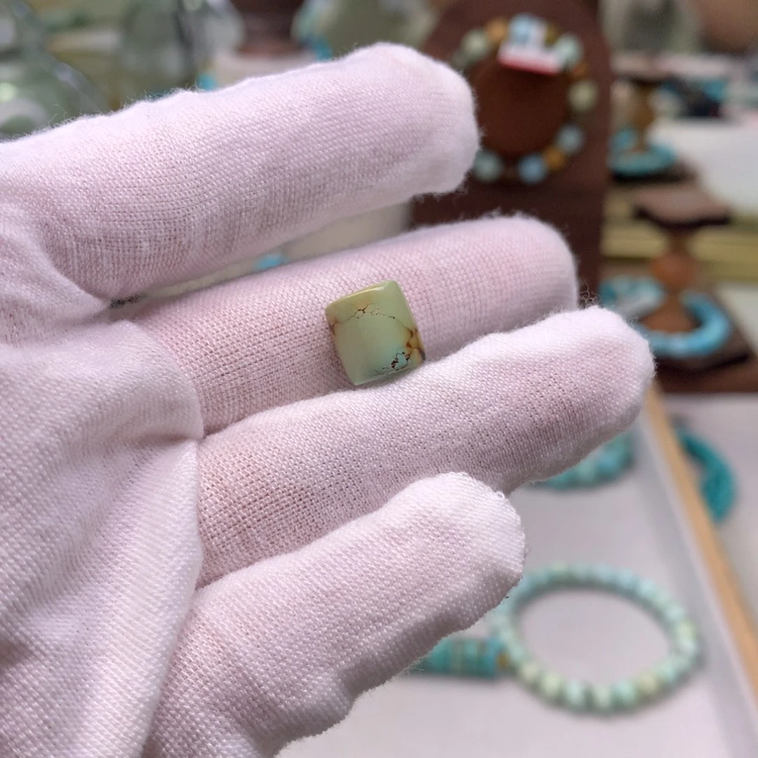 绿松石配饰未镶嵌