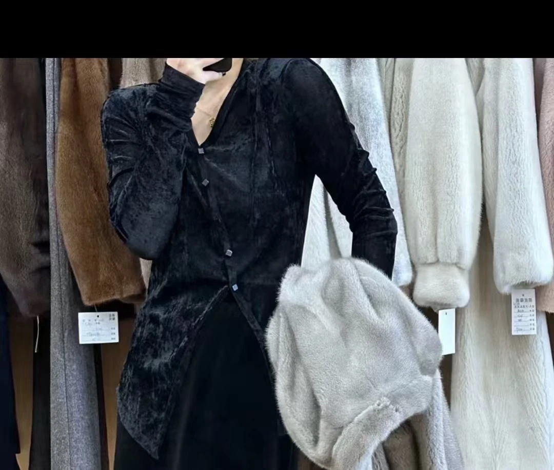 870 黑红垫肩小扣丝绒上衣