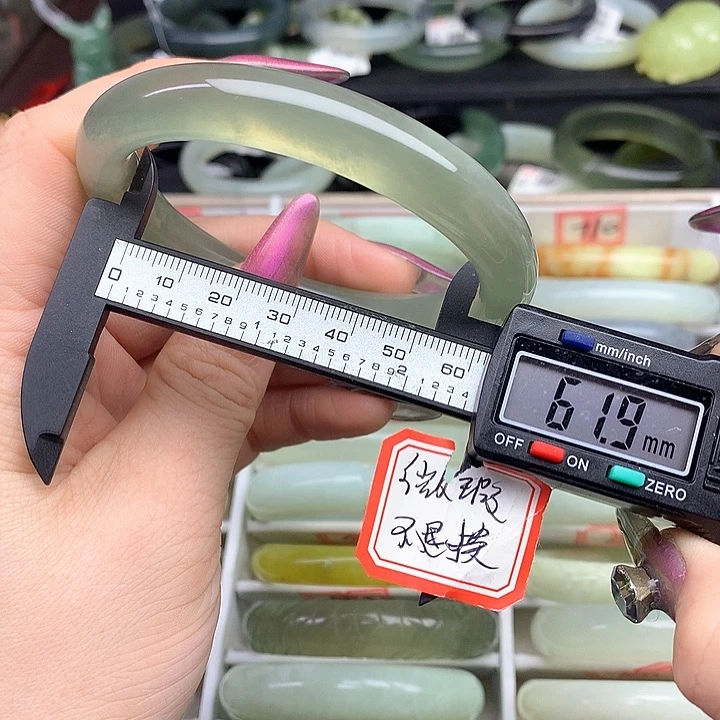 蛇纹石玉手镯未镶嵌699