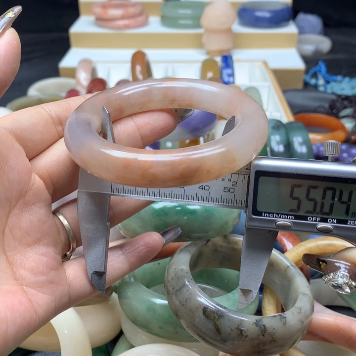 未镶嵌手镯石英质玉