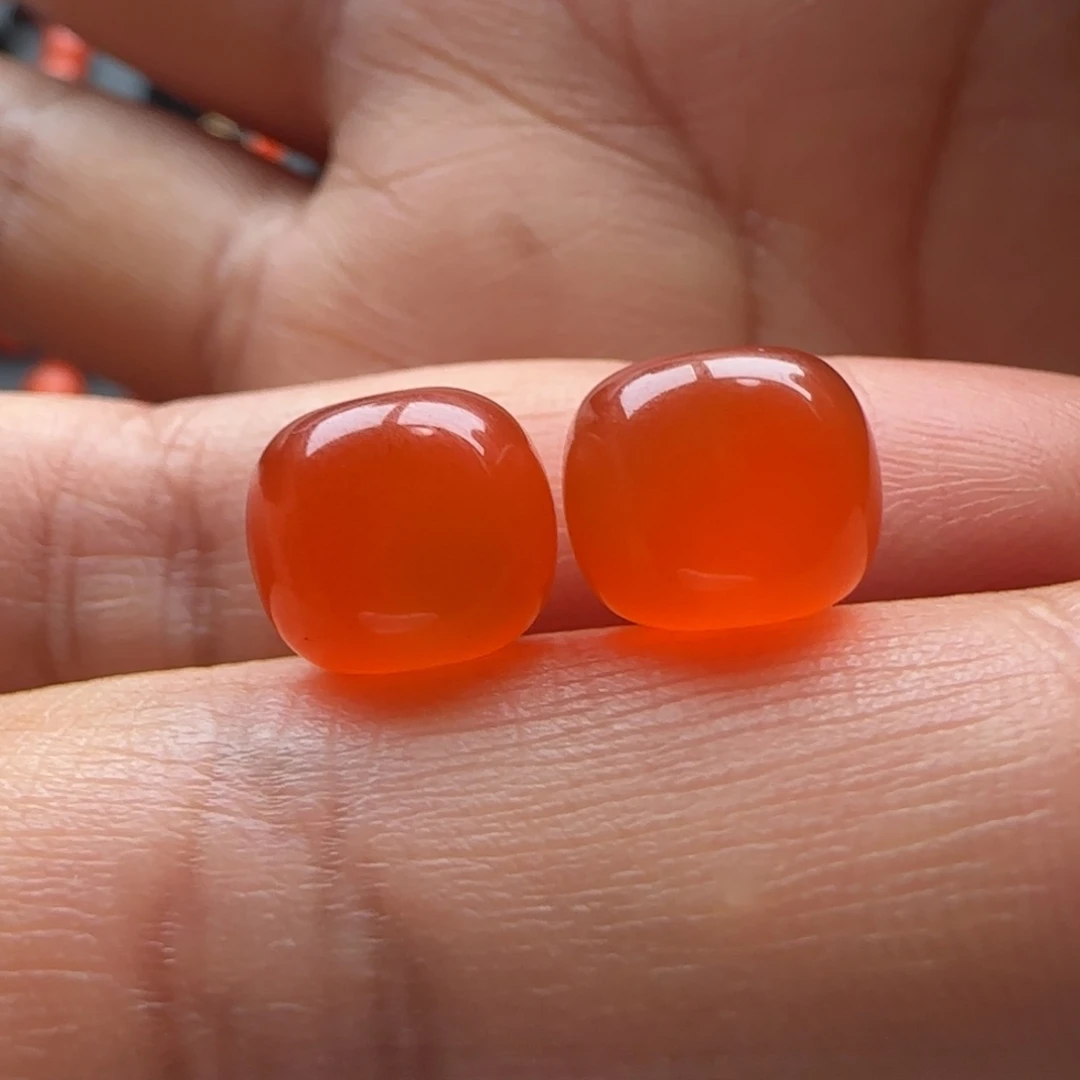 怦***Z南红玛瑙未镶嵌老型9.6x8.3一对