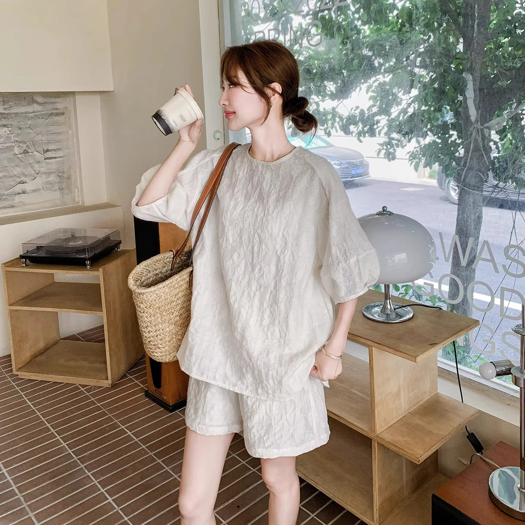夏日ootd穿搭休闲套装女2025新款肌理感刺绣上衣短裤两件套装爆款