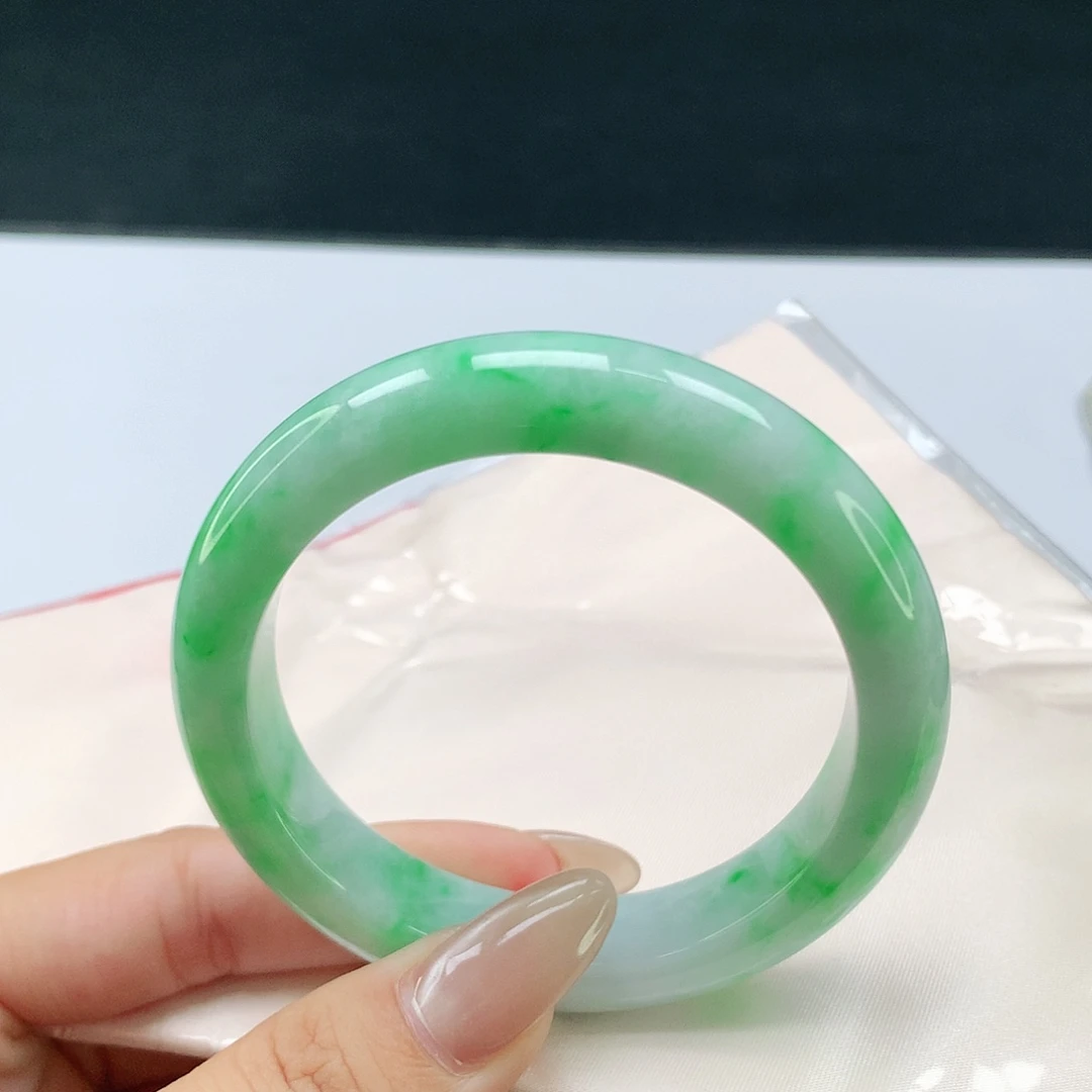 翡翠未镶嵌手镯08