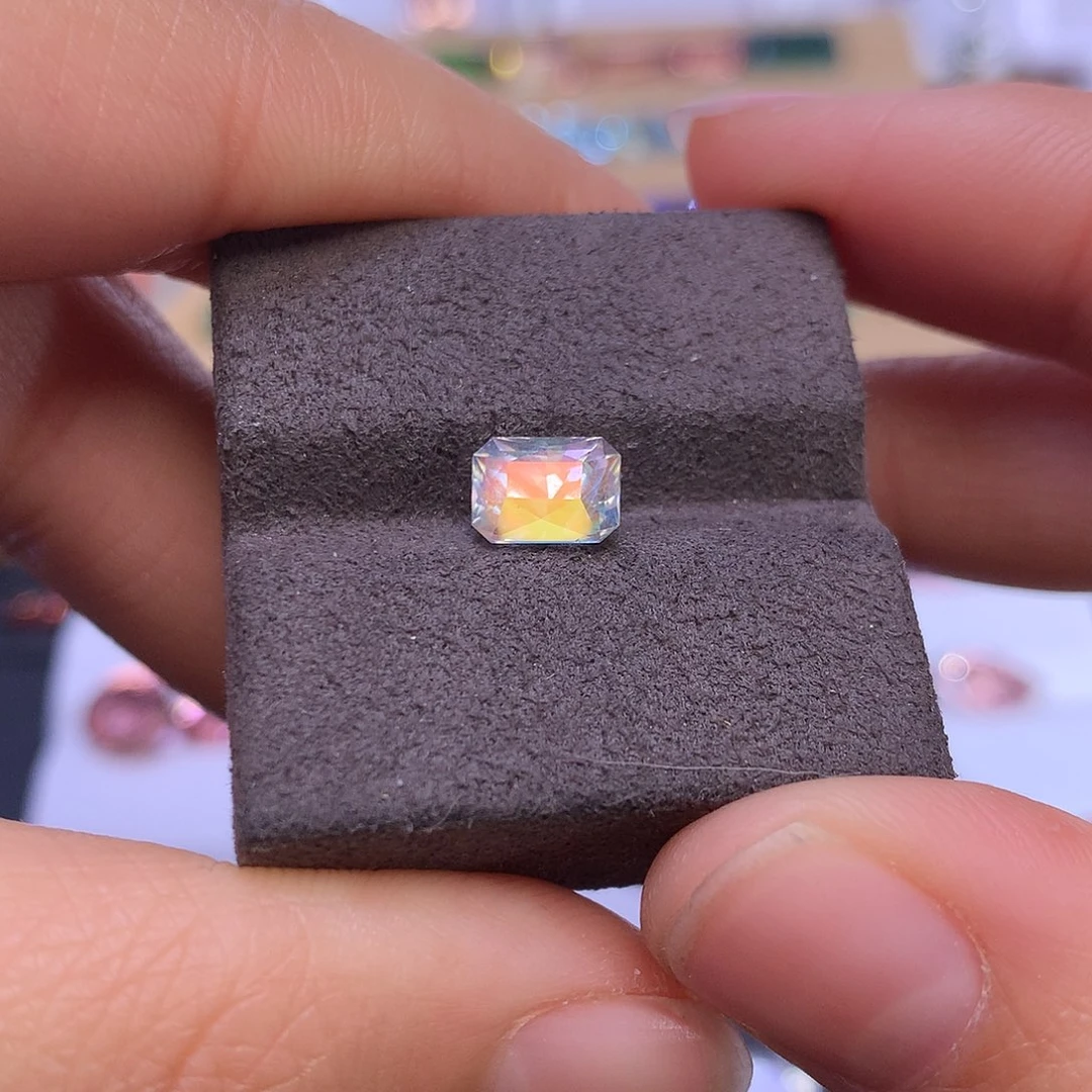 月光石裸石未镶嵌1.28ct
