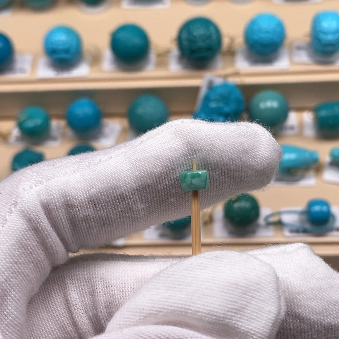 绿松石未镶嵌精品原矿高瓷绿松石