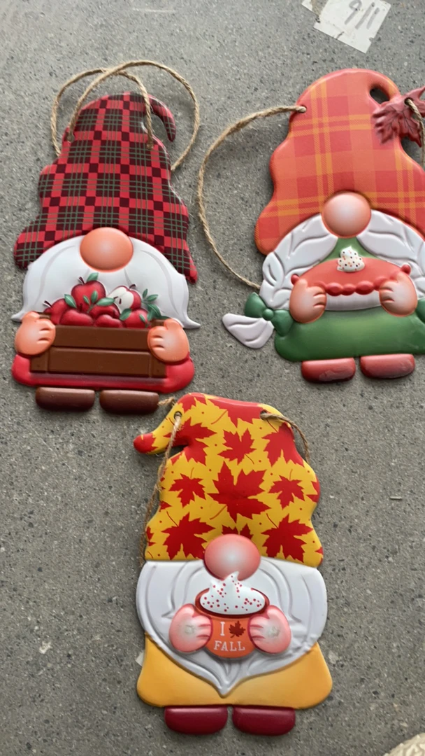 铁艺三个挂牌地精摆件