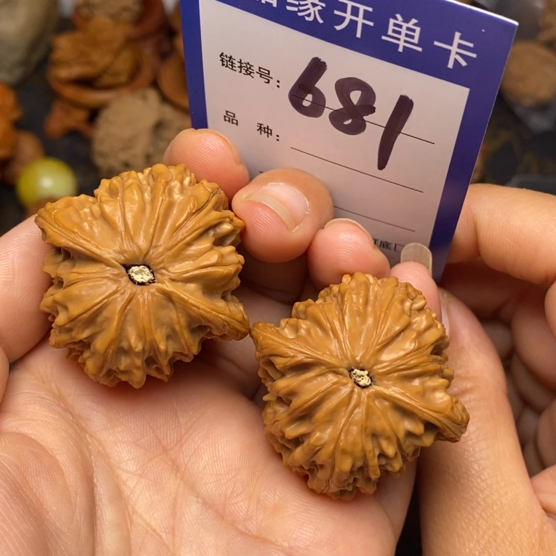 文玩核桃把件磨盘全品39。 681