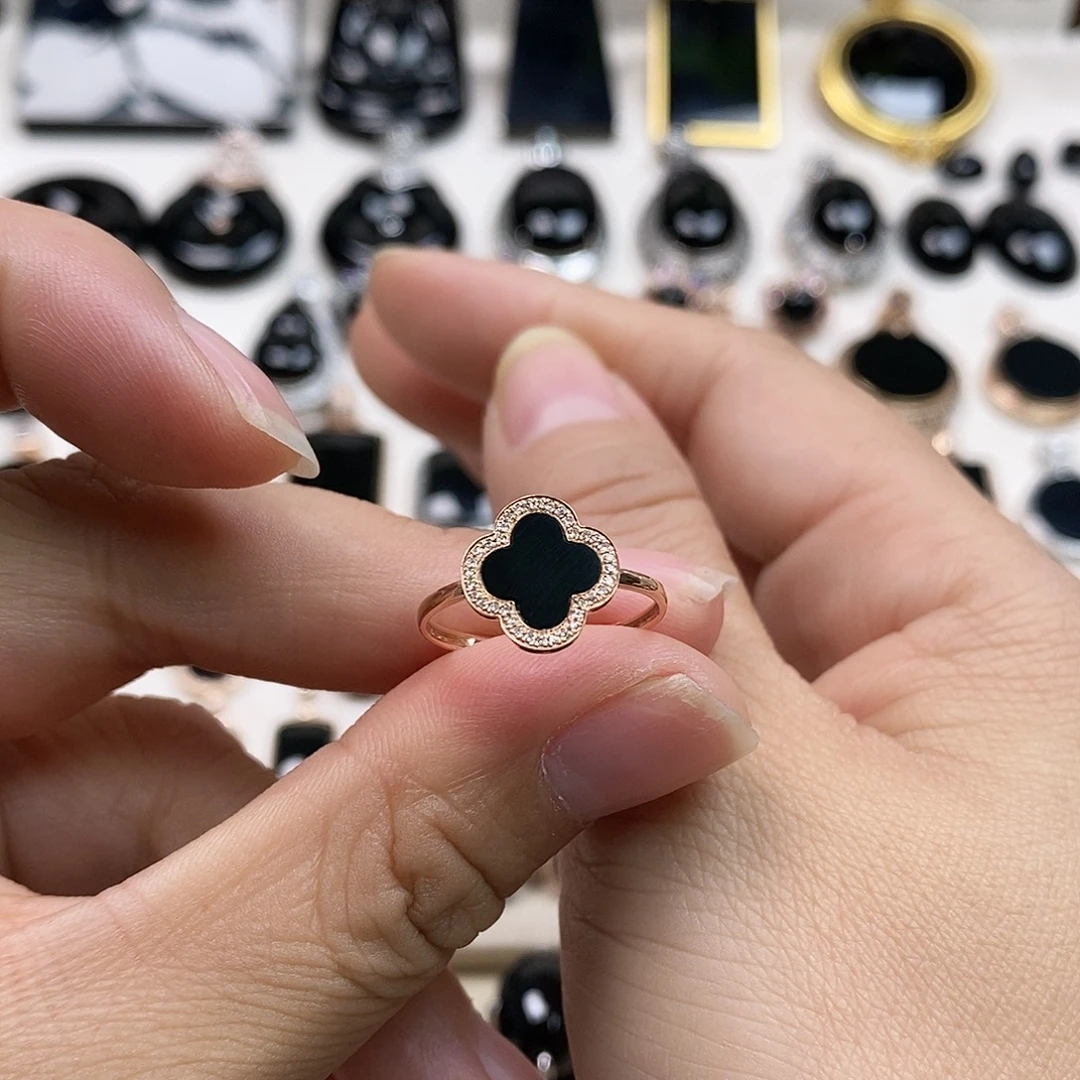 翡翠18K金镶嵌戒指