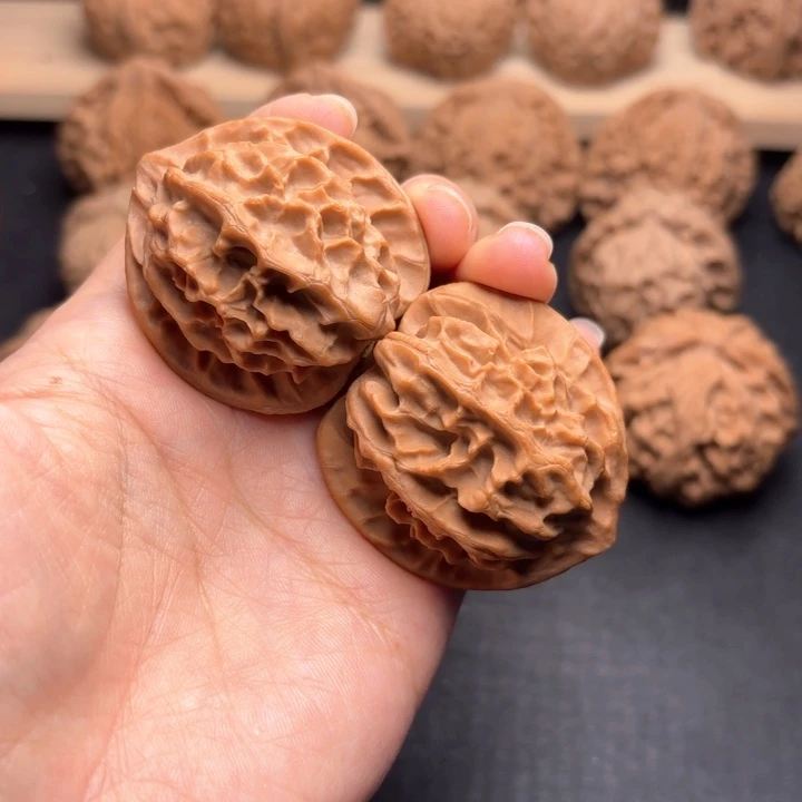 文玩核桃把件40龙鳞