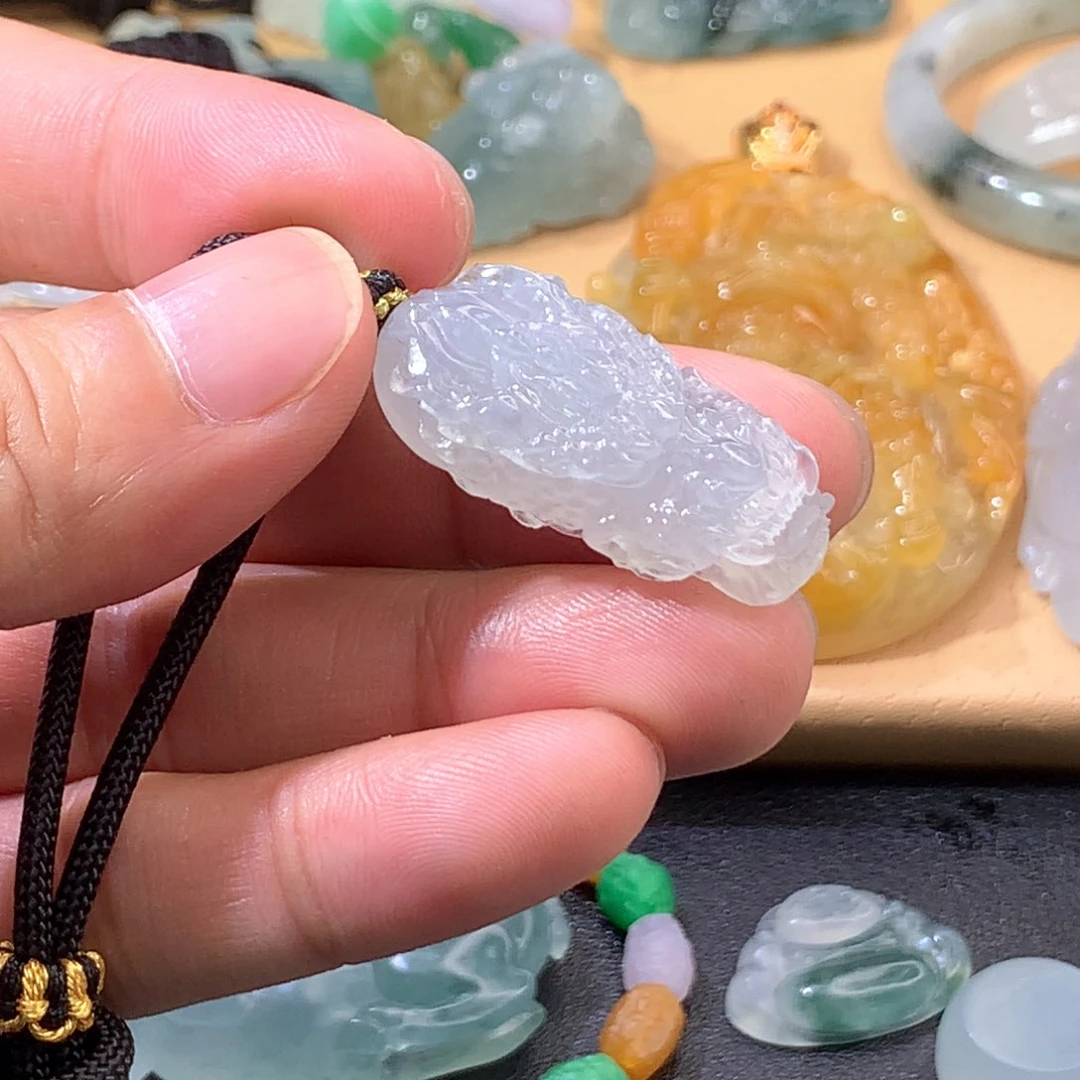 颈饰未镶嵌翡翠挂件