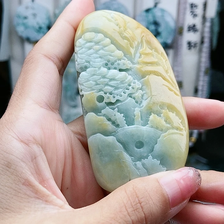 颈饰足铂镶嵌翡翠翡翠