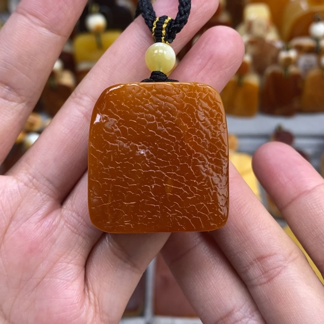 蜜蜡未镶嵌珠宝奇石