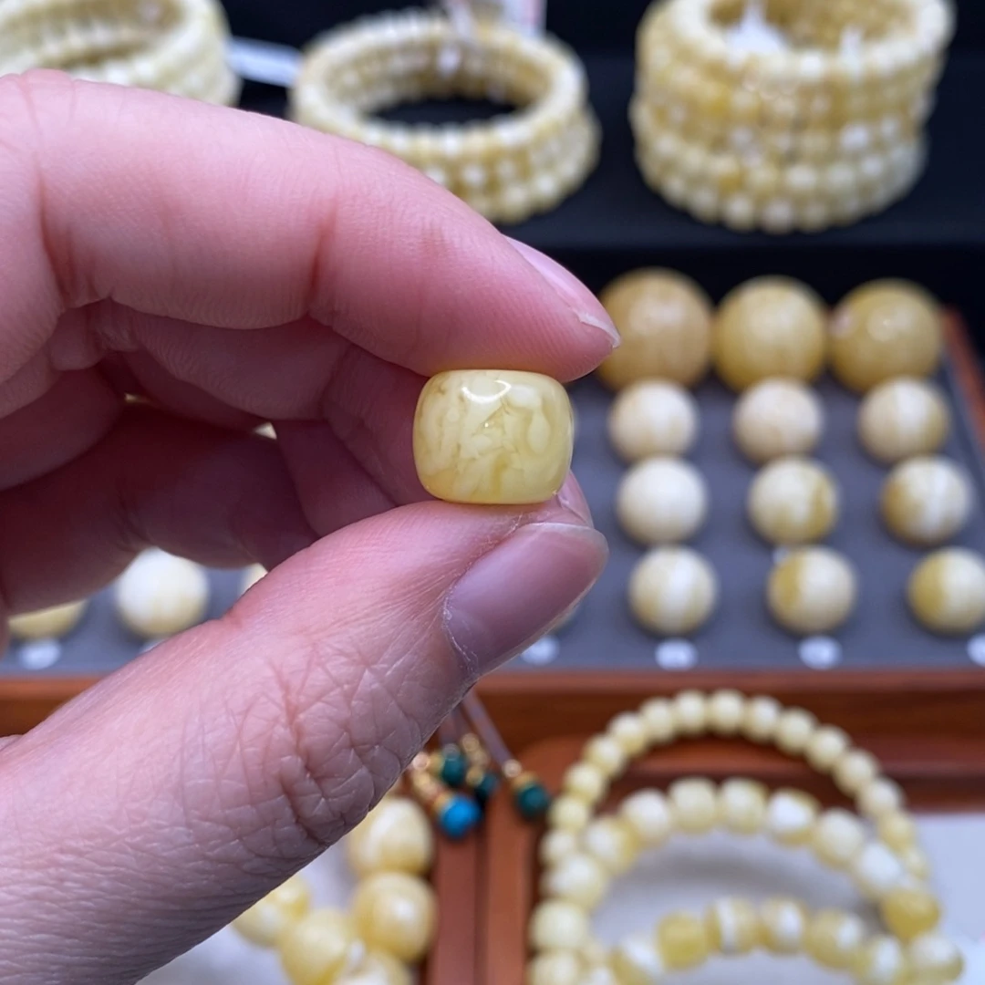 蜜蜡未镶嵌珠宝奇石12.3*10.1