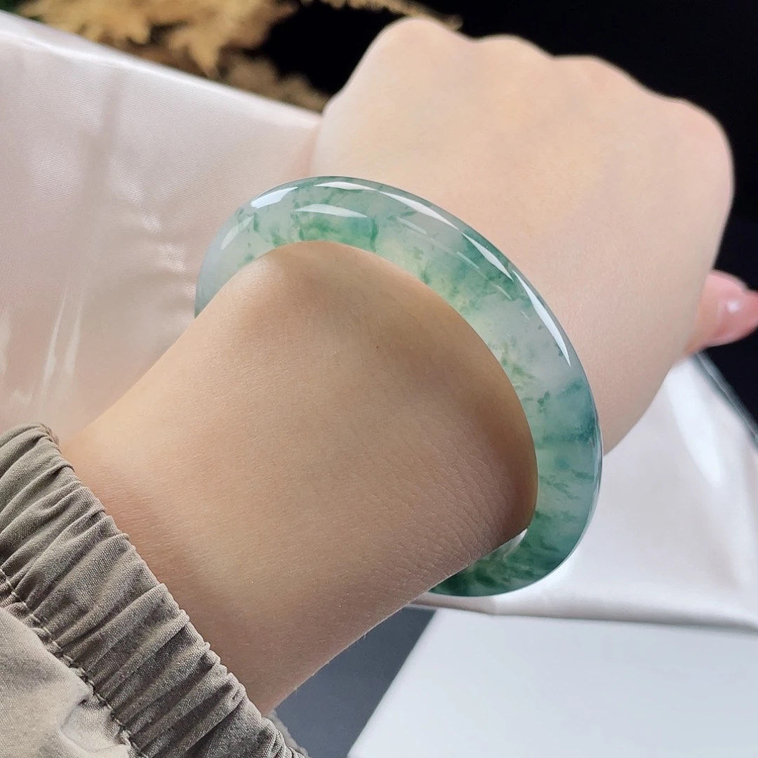 翡翠手镯未镶嵌5397-炸光满圈飘花绿野仙踪-贵妃