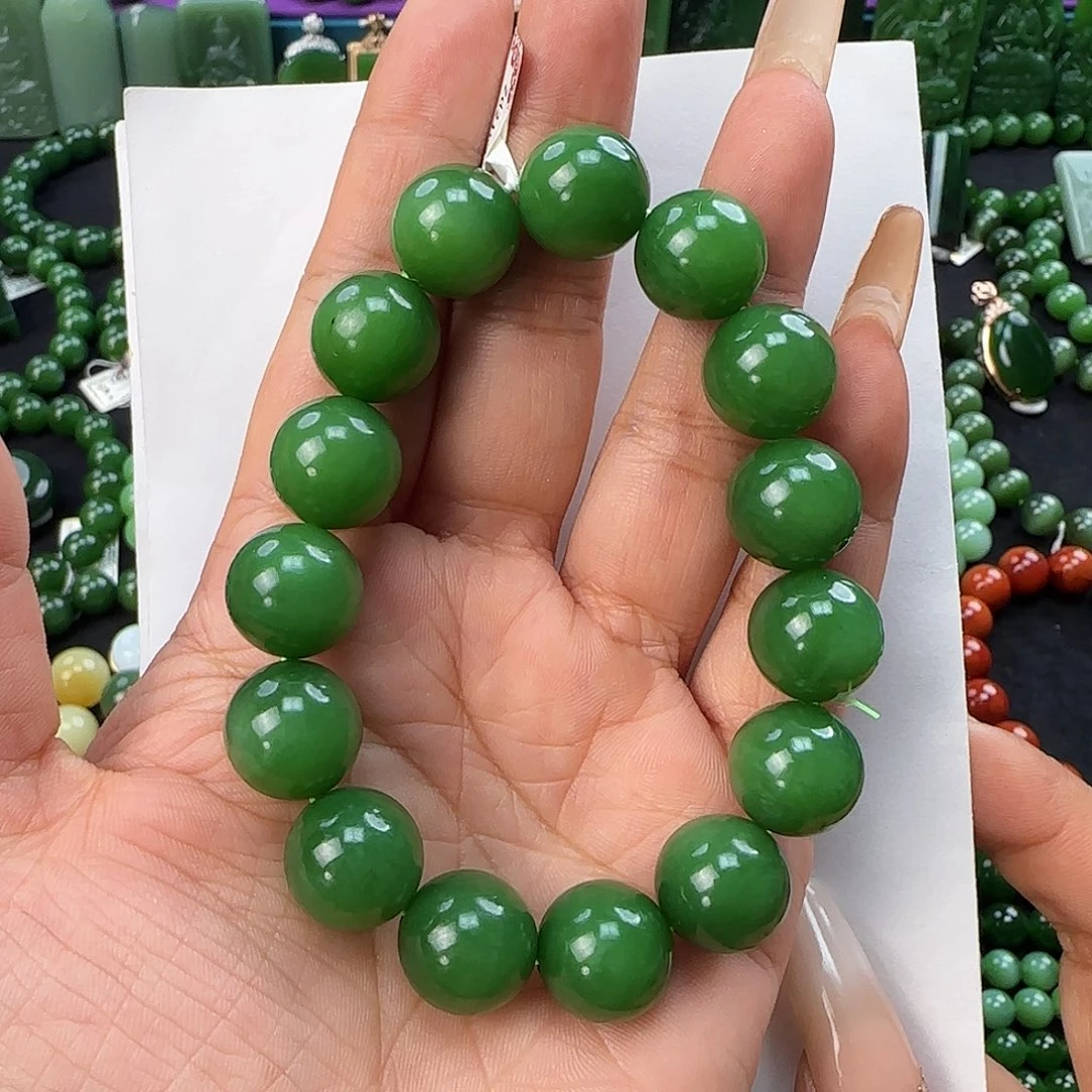 三***：和田玉未镶嵌手串