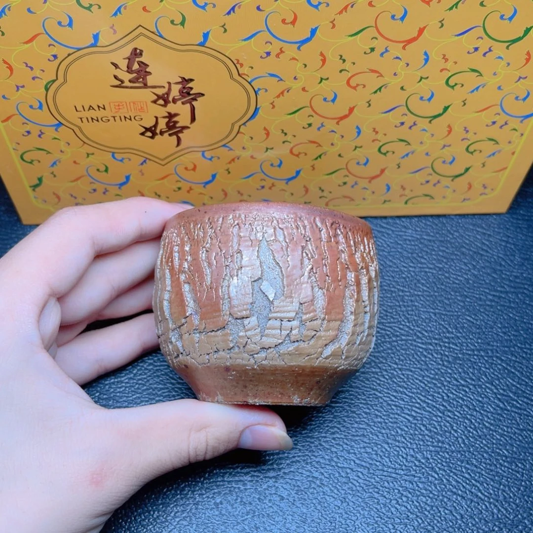 茶盏滴滴答答的声音响