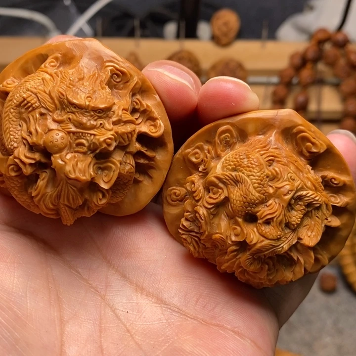 小***辣核桃手工雕刻龙凤呈祥一对