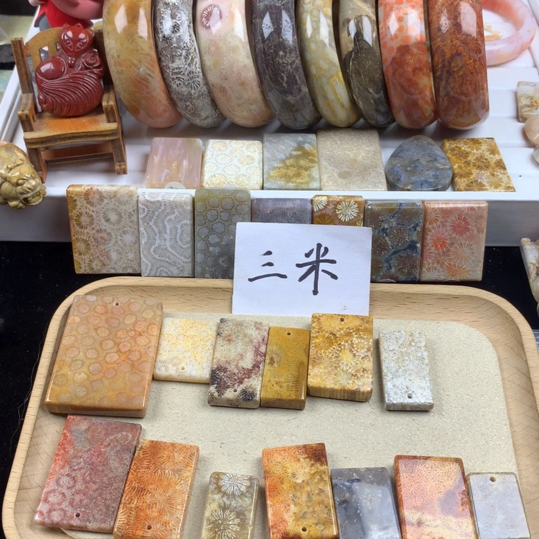 紫***晶硅化珊瑚（珊瑚玉）未镶嵌颈饰