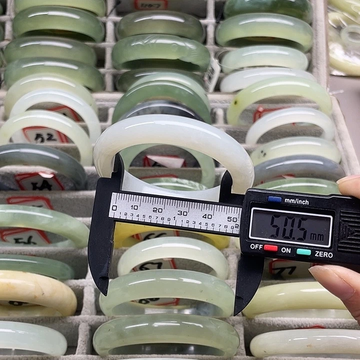 未镶嵌蛇纹石玉手镯35