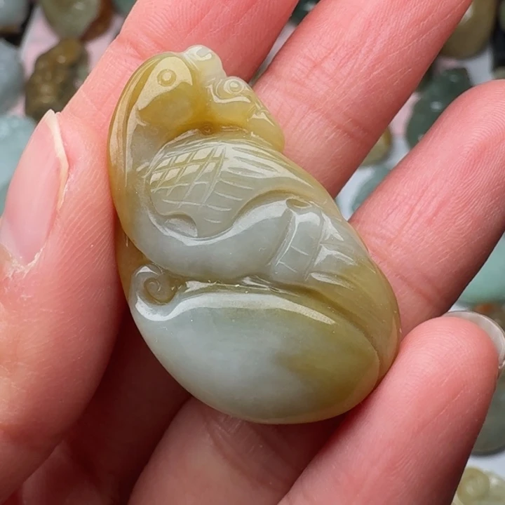 翡翠未镶嵌颈饰吊坠