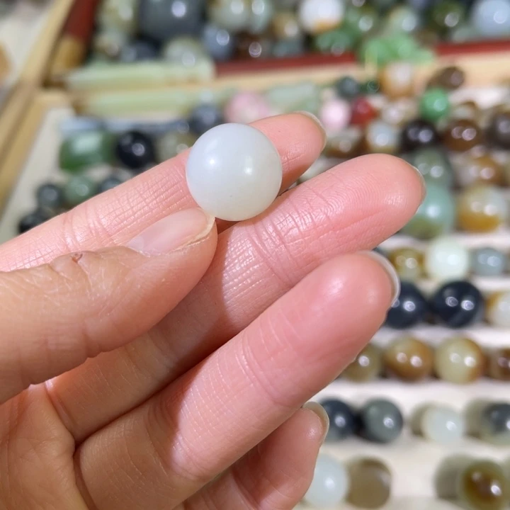 和田玉（糖玉）未镶嵌珠宝半成品15