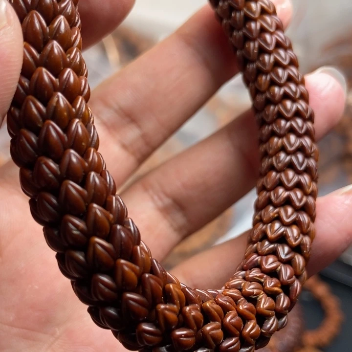 猴头核桃吊坠文玩手串