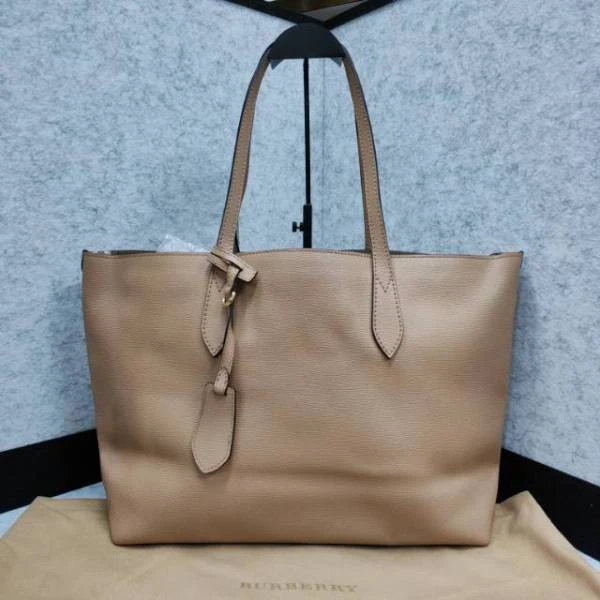 95新/博柏利/妃鱼/单肩包/市场价10800/250212LT0026