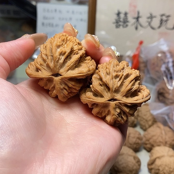 文玩核桃吊坠42麦虎