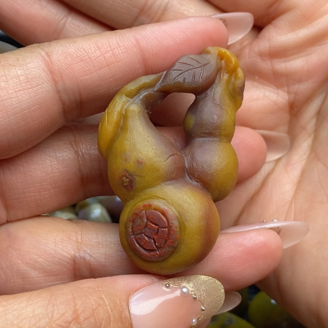 玛瑙/玉髓颈饰未镶嵌战国红