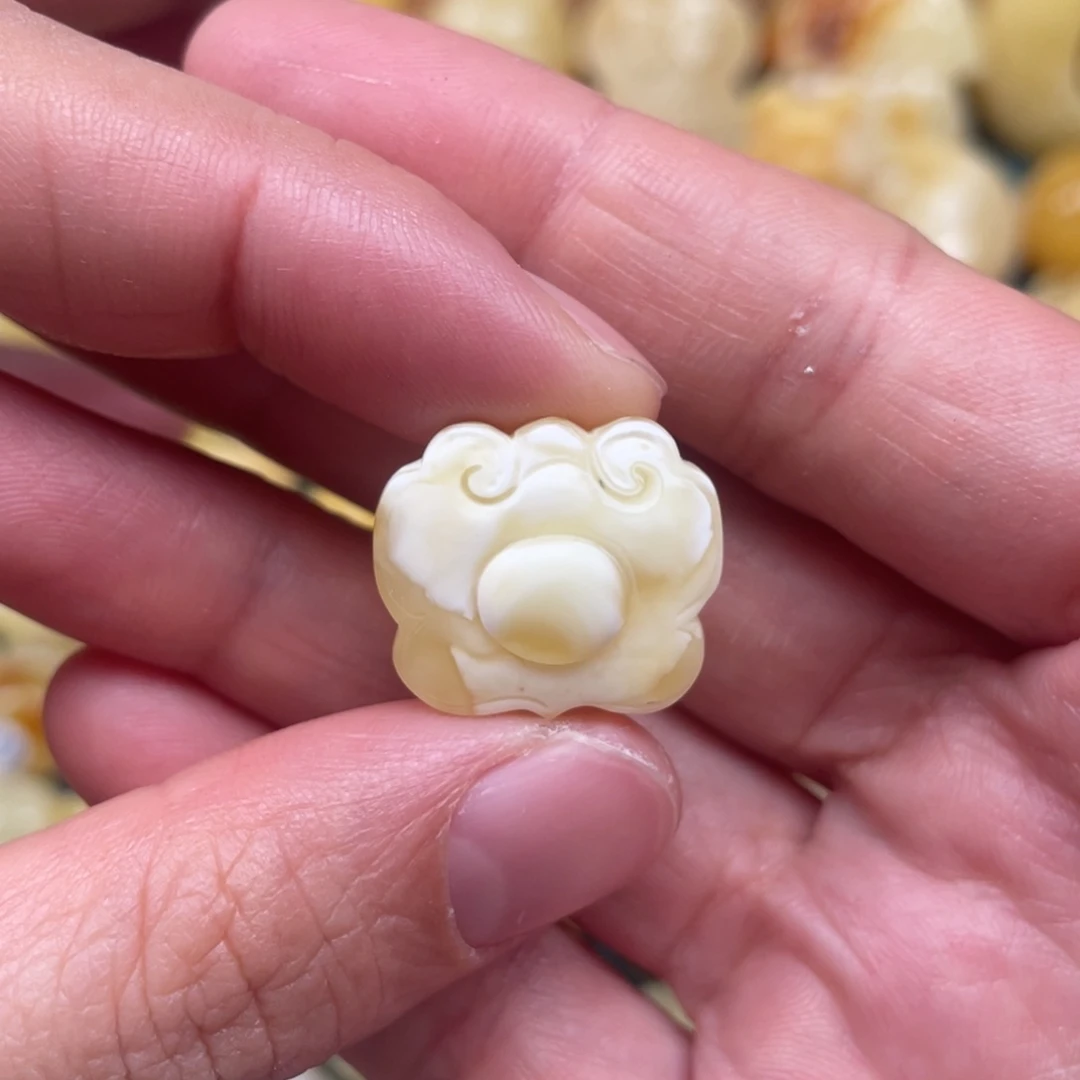 未镶嵌琥珀裸石蜜蜡