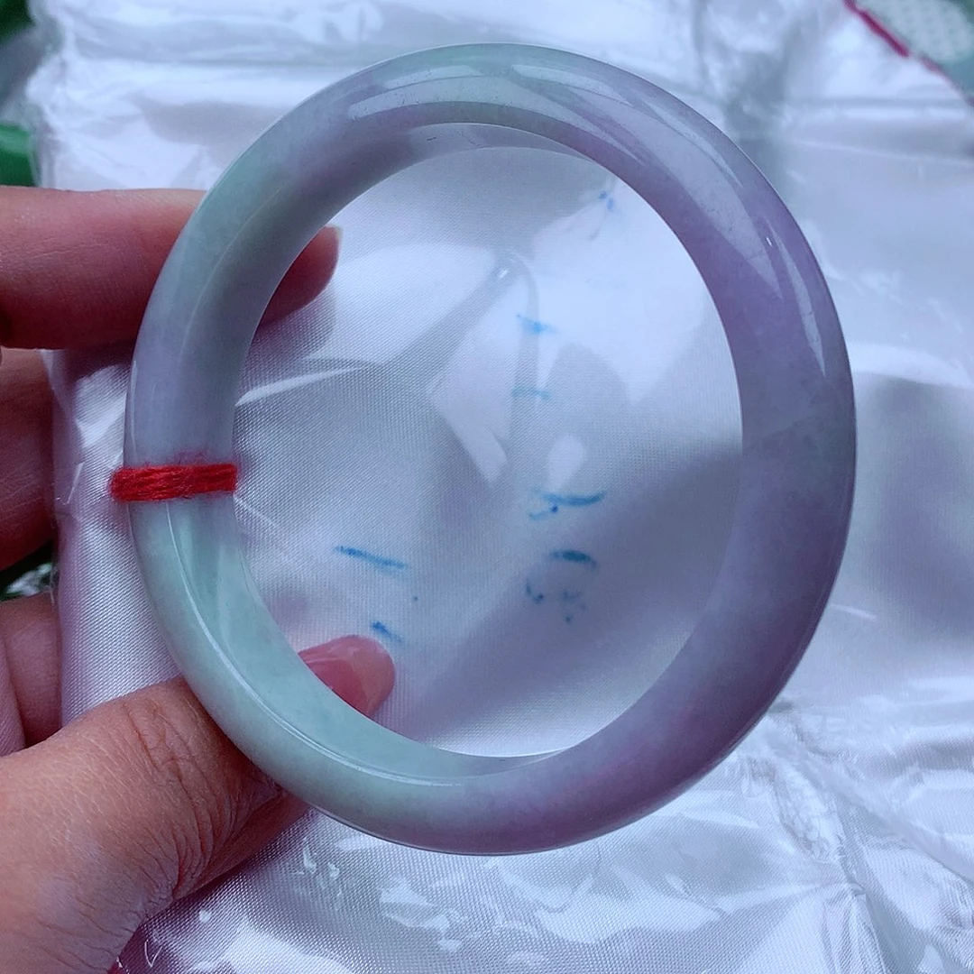 翡翠手镯未镶嵌翡翠